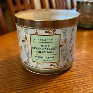 Bath and body works 3 wick candle